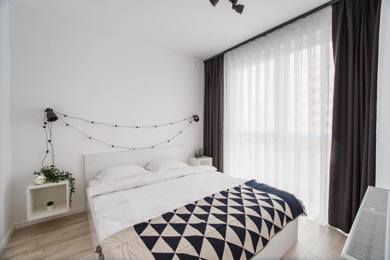 Trendy Apartment Near City Center Орадеа Екстериор снимка