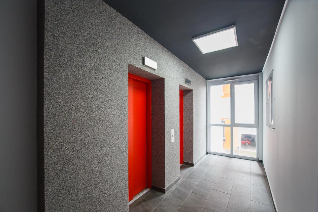 Trendy Apartment Near City Center Орадеа Екстериор снимка
