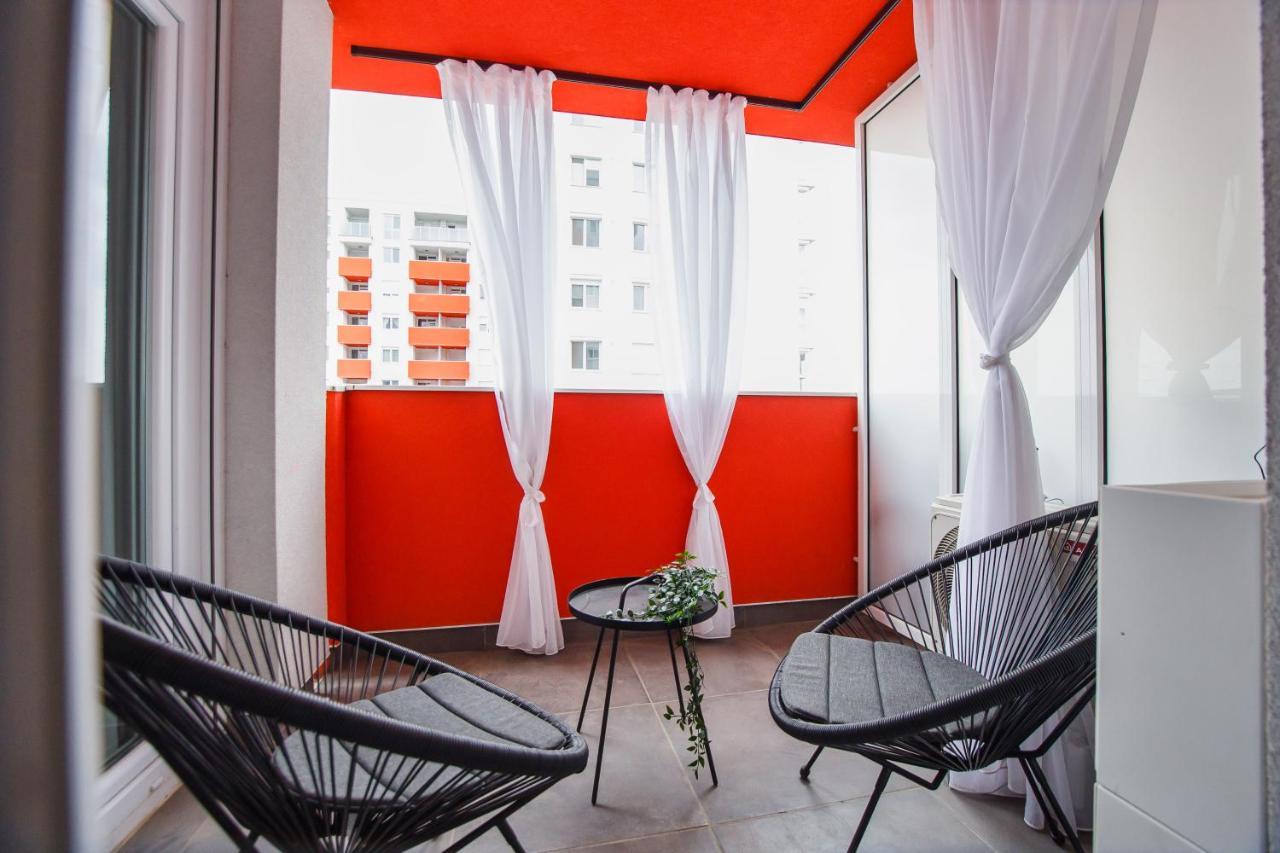Trendy Apartment Near City Center Орадеа Екстериор снимка
